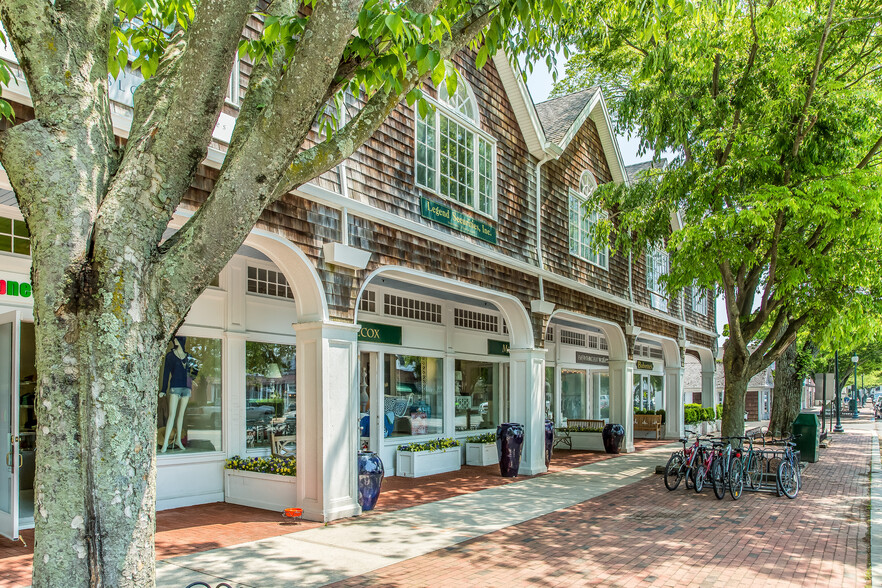 66 Newtown Ln, East Hampton, NY à louer - Photo du bâtiment - Image 1 de 11