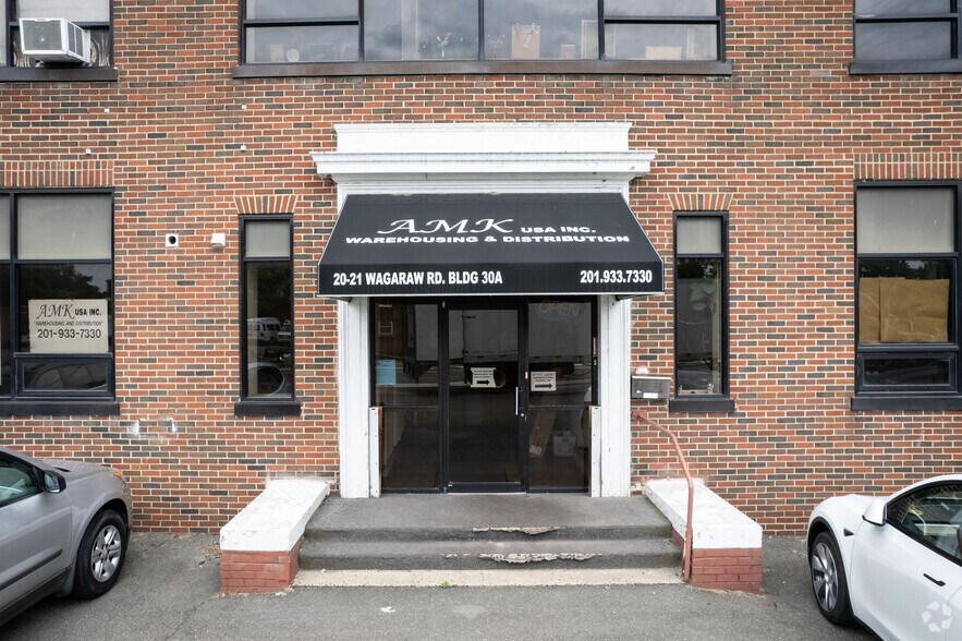 20-21 Wagaraw Rd, Fair Lawn, NJ à louer - Photo du bâtiment - Image 2 de 4
