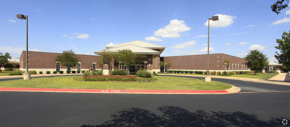 7200 Wyoming Springs Rd, Round Rock, TX for lease - Building Photo - Image 1 of 9