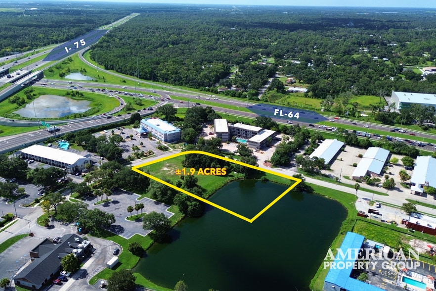 647 67th Street Cir E, Bradenton, FL for sale - Building Photo - Image 2 of 5