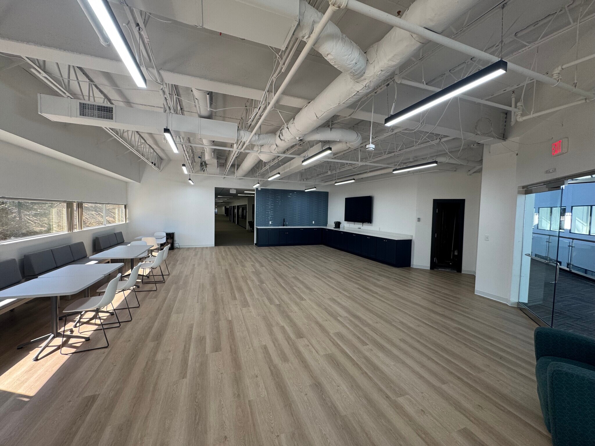 1 Research Dr, Westborough, MA à louer Photo intérieure- Image 1 de 16