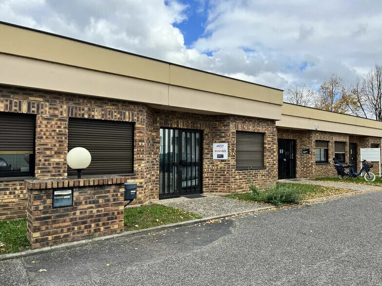 10-12 Rue Jean Monnet, Eckbolsheim à louer - Photo du bâtiment - Image 2 de 13