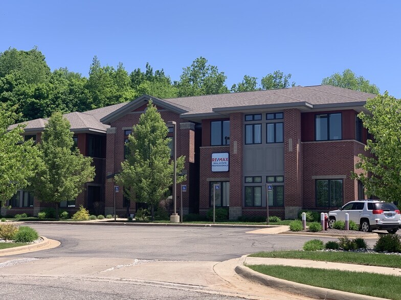 2150 association Dr, Okemos, MI à louer - Photo du bâtiment - Image 2 de 2