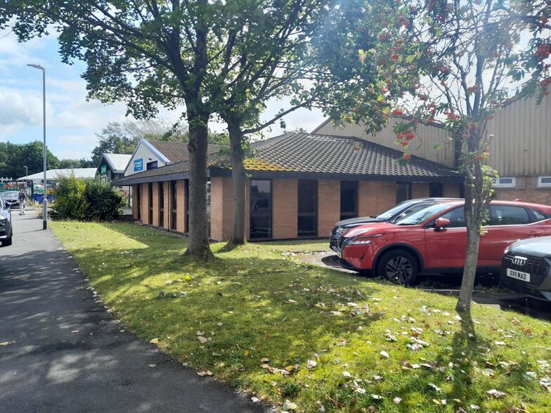 Countess Av, Cheadle for lease - Building Photo - Image 2 of 8