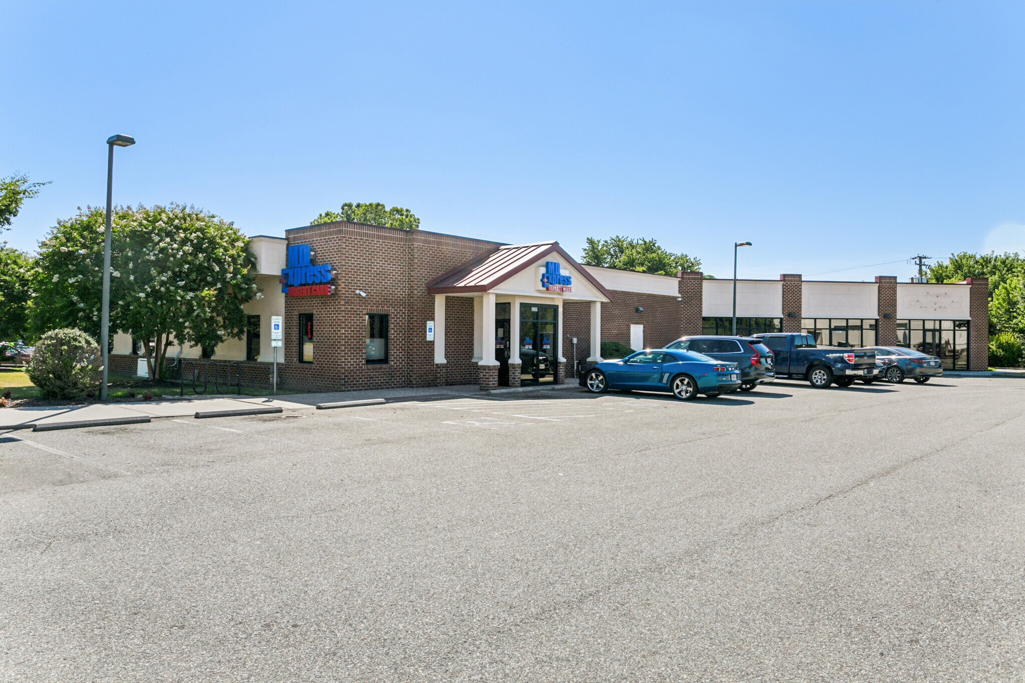 3321 W Mercury Blvd, Hampton, VA for lease Primary Photo- Image 1 of 8