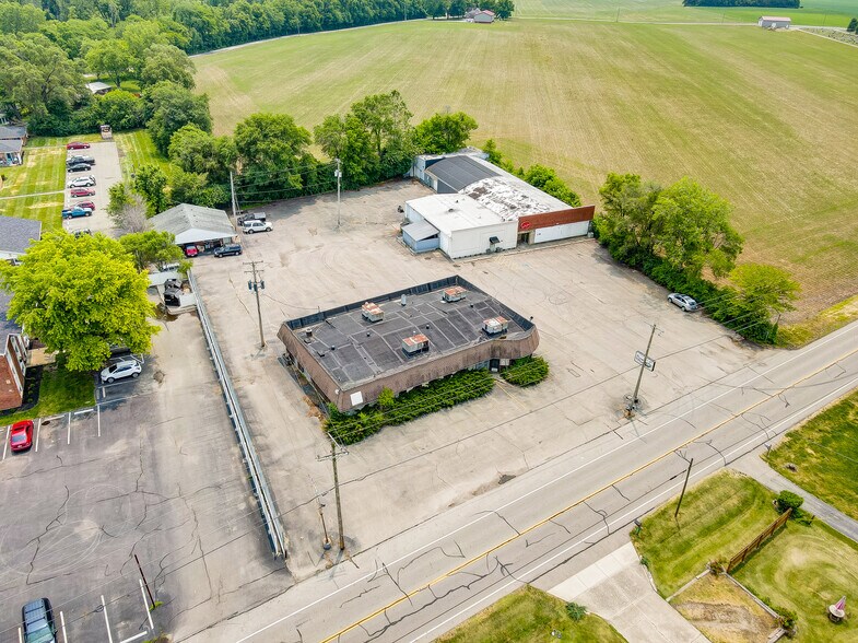 10955 Lower Valley Pike Medway, OH 45341 portefeuille de 4 propriétés à vendre sur LoopNet.ca - Photo du bâtiment - Image 2 de 19