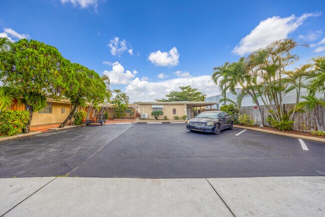 More details for 6124 Pembroke Rd, Miramar, FL - Multifamily for Sale