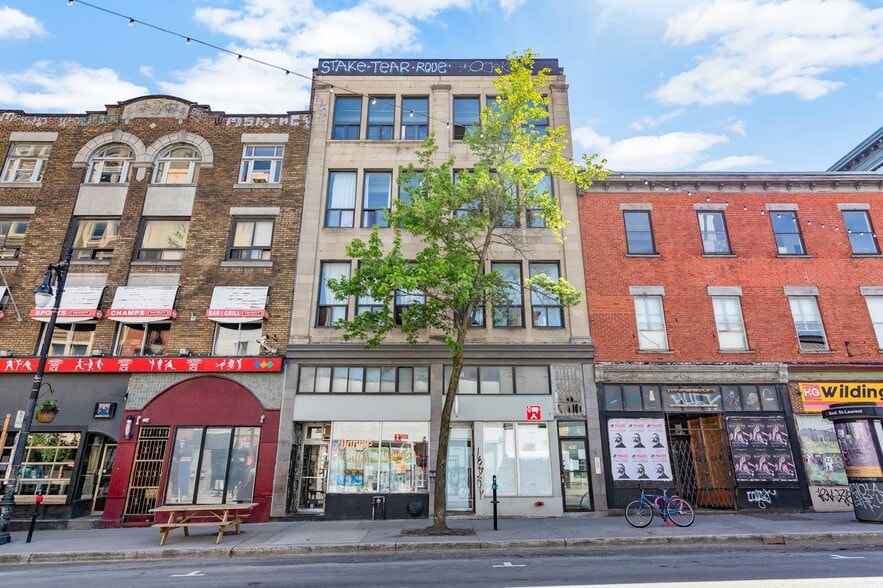 3960-3964 Boul Saint-Laurent, Montréal, QC à louer - Photo du bâtiment - Image 3 de 17