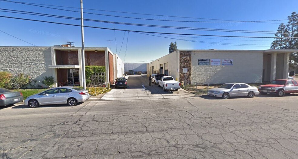 11200-11208 Greenstone Ave, Santa Fe Springs, CA à louer - Photo du bâtiment - Image 2 de 2