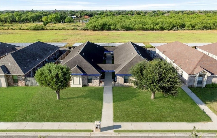 3115 E Diamondhead Ave, Alton, TX à vendre - Photo du bâtiment - Image 1 de 12