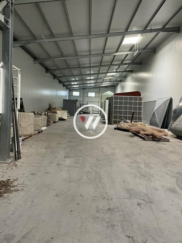 Flex in Gémenos for lease Building Photo- Image 1 of 4