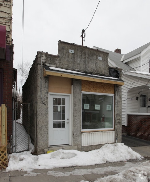 2303 15th St, Troy, NY for sale - Primary Photo - Image 1 of 4