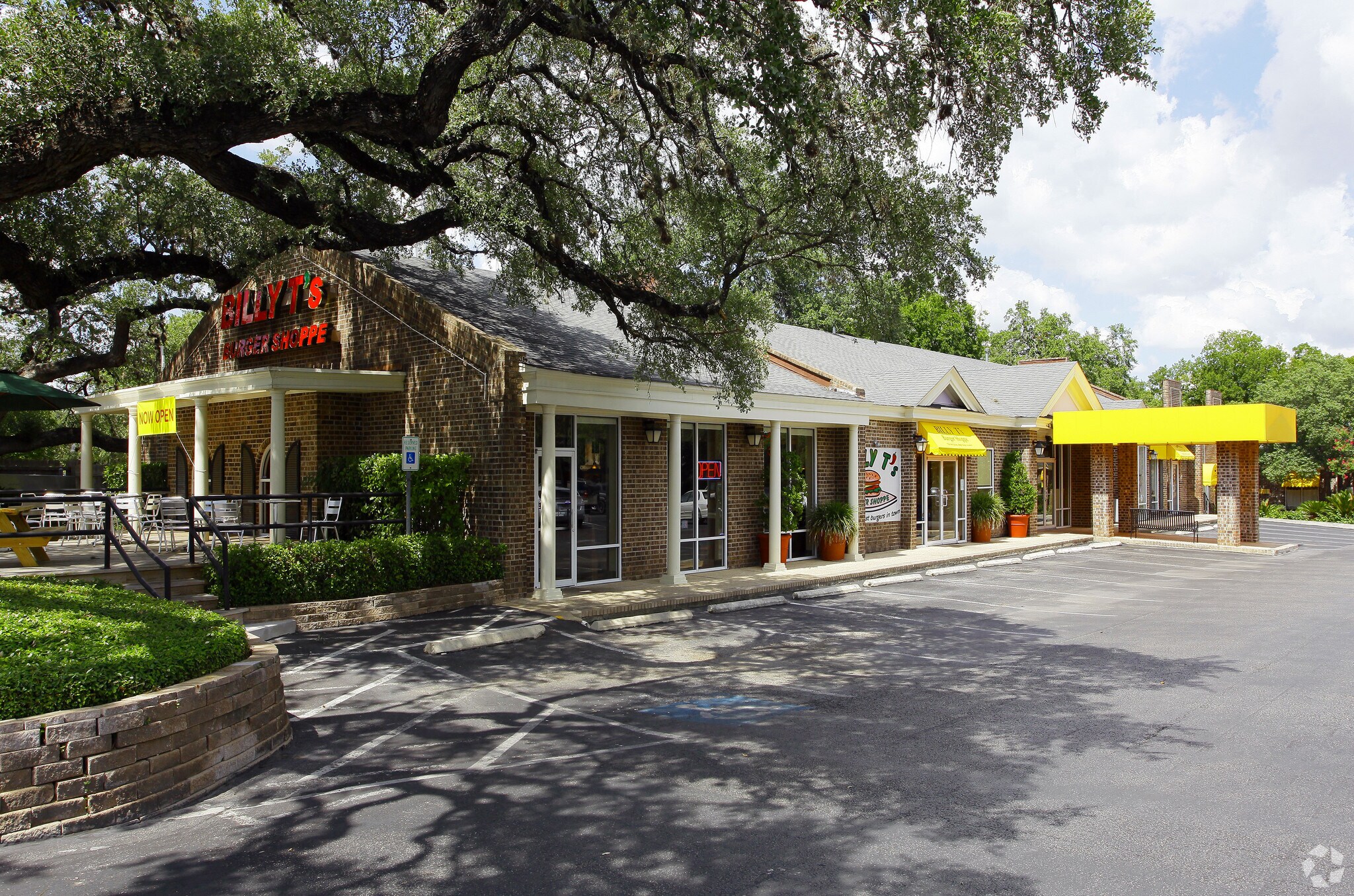 1802-1896 Nacogdoches Rd, San Antonio, TX for lease Building Photo- Image 1 of 6
