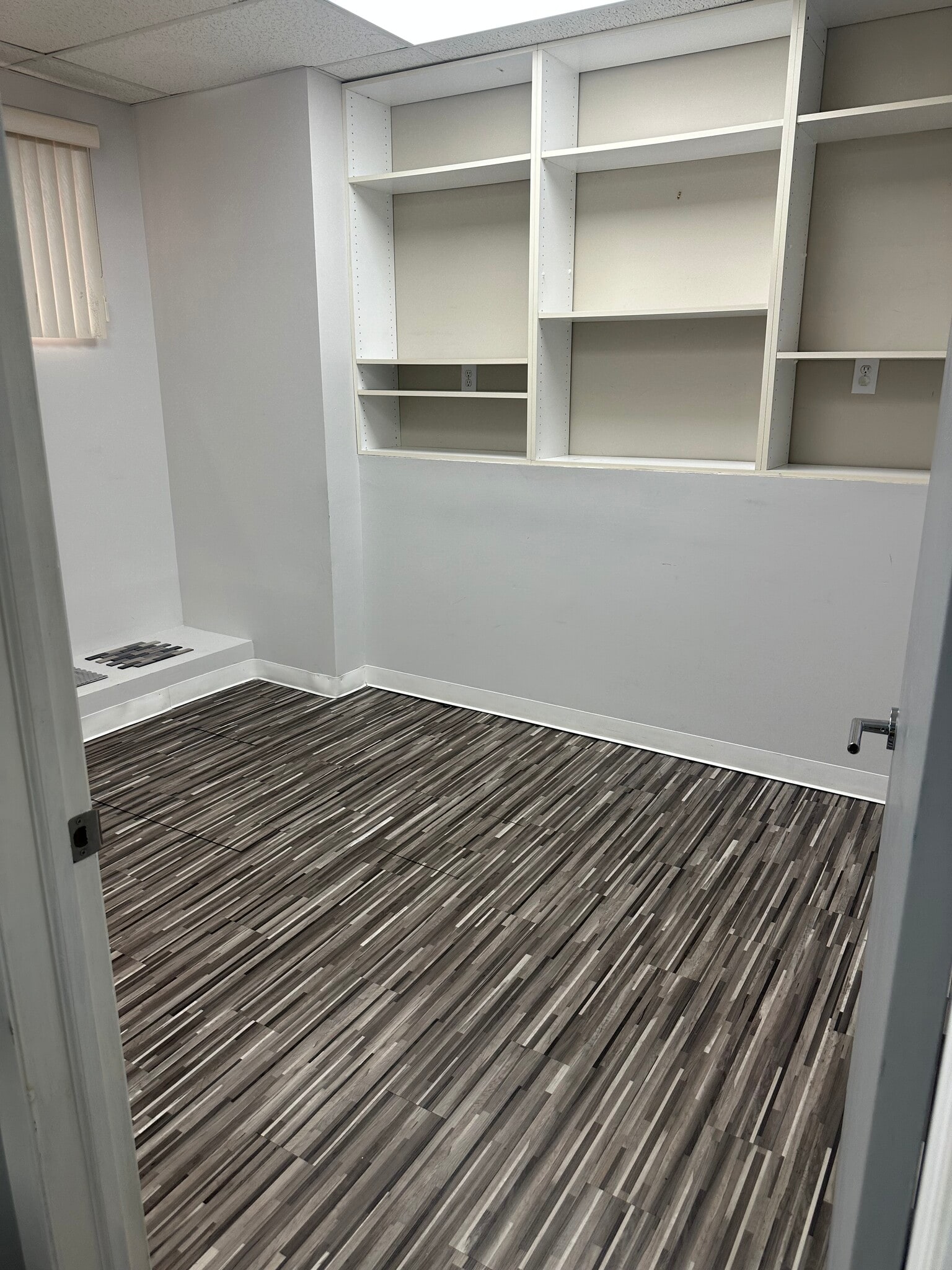 31 Merrick Ave, Merrick, NY for lease Interior Photo- Image 1 of 14