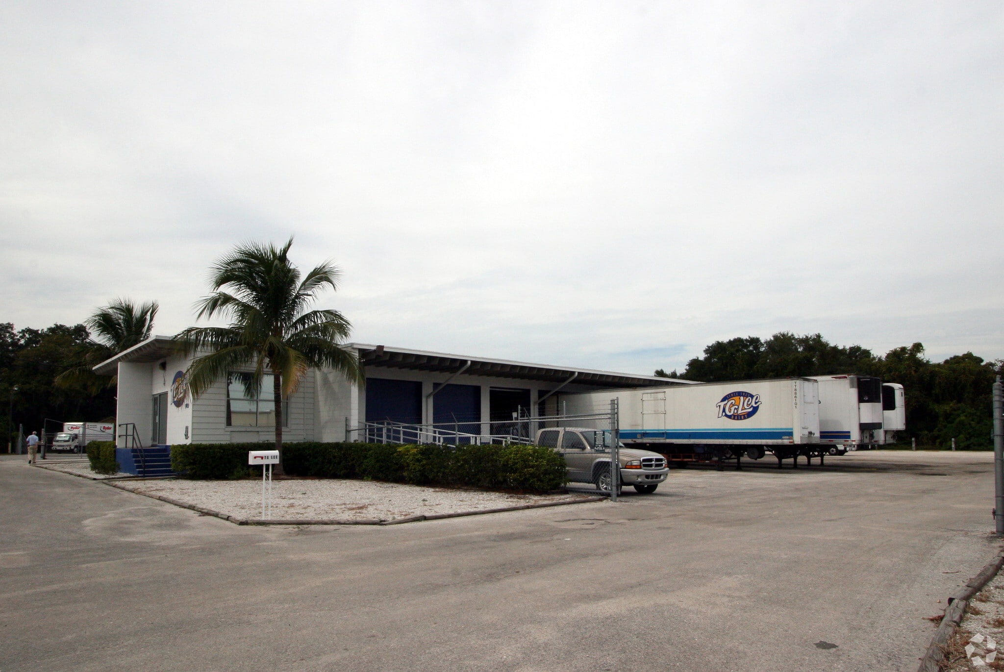 1401 Whitfield Ave, Sarasota, FL for lease Primary Photo- Image 1 of 3
