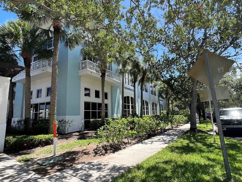 1200 University Blvd, Jupiter, FL à louer - Photo du bâtiment - Image 3 de 17