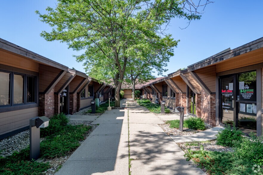 6233 Bankers Rd, Racine, WI à louer - Photo du bâtiment - Image 3 de 7