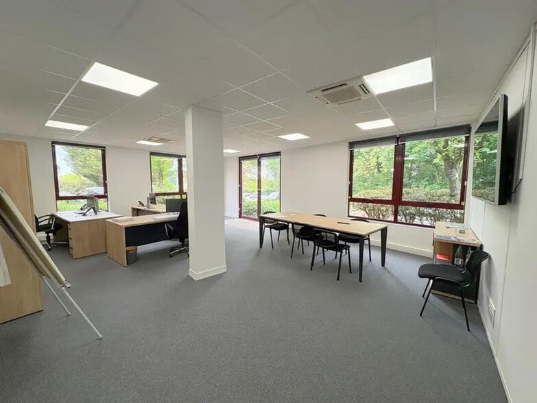 Bureau dans Saint-Germain-en-Laye à louer - Photo intérieure - Image 3 de 15