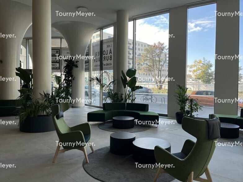 Office in Bordeaux for lease - Building Photo - Image 3 of 7