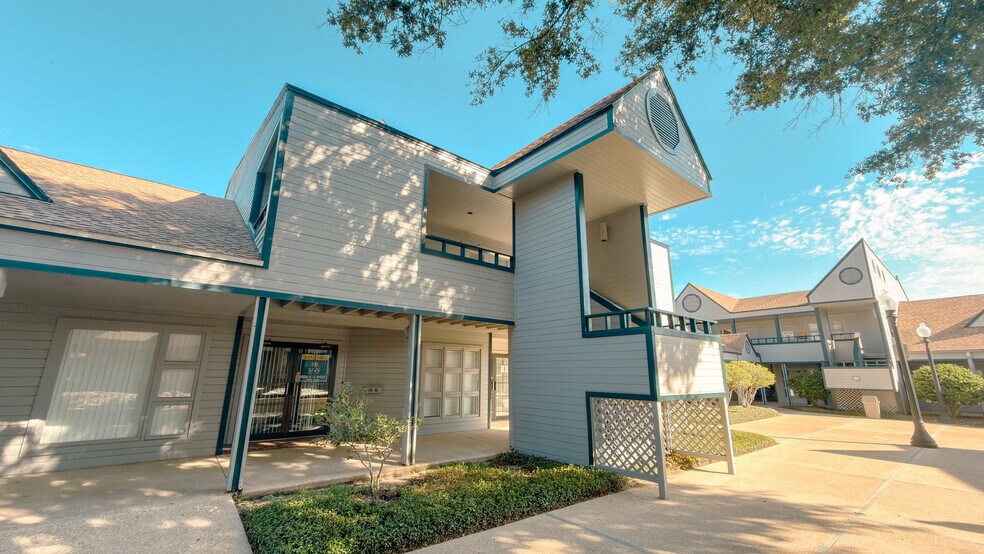 4400 Bayou Blvd, Pensacola, FL à vendre - Photo du bâtiment - Image 1 de 14