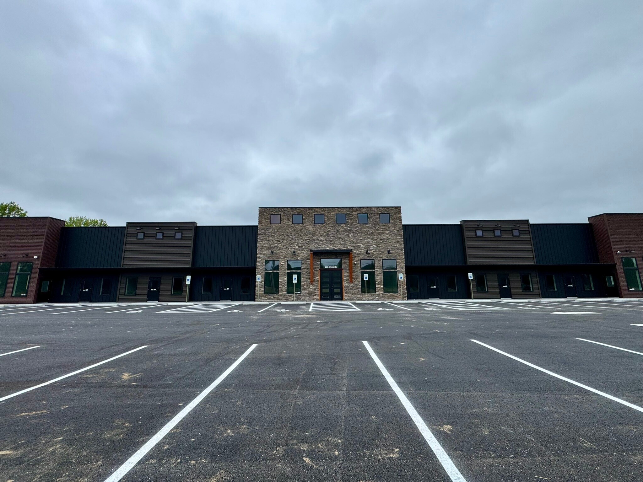 2355 Center St, Fayetteville, AR for lease Building Photo- Image 1 of 12