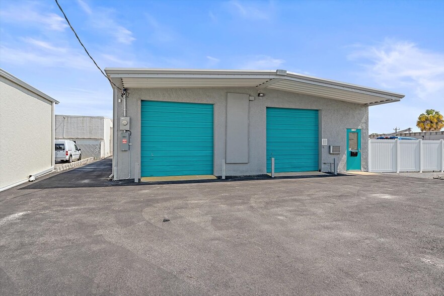 2135 12th St, Sarasota, FL for lease - Building Photo - Image 1 of 5