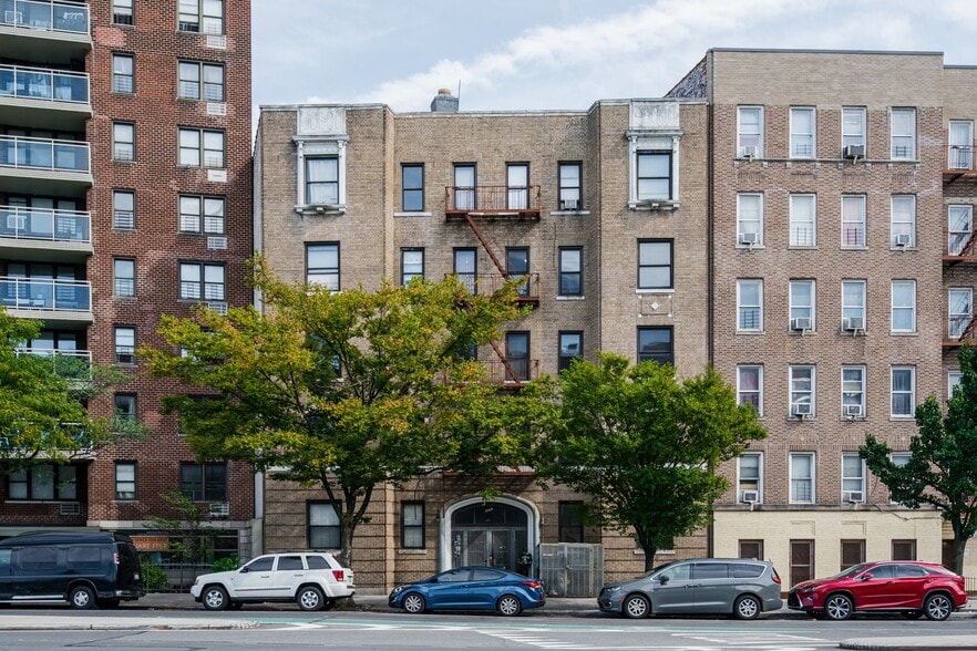 1692 Grand Concourse, Bronx, NY for sale - Building Photo - Image 2 of 6