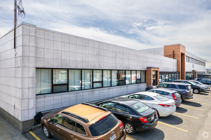 5540-5610 Rue Paré, Mont-Royal, QC for lease - Building Photo - Image 2 of 7