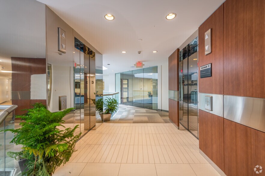 2400 District Ave, Burlington, MA à louer - Photo intérieure - Image 3 de 7