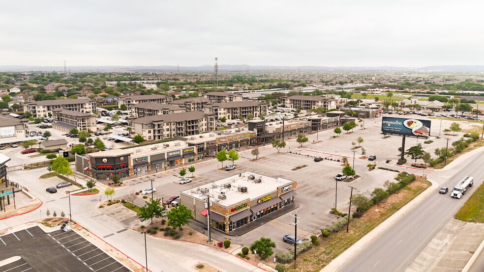 7915 W Loop 1604 N, San Antonio, TX à louer - Photo du bâtiment - Image 2 de 9