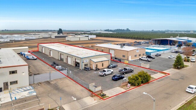 Plus de détails pour 1839 Thunderbolt Dr, Porterville, CA - Industriel à louer