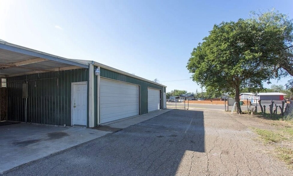 960 W Stenger St, San Benito, TX for lease - Building Photo - Image 2 of 9