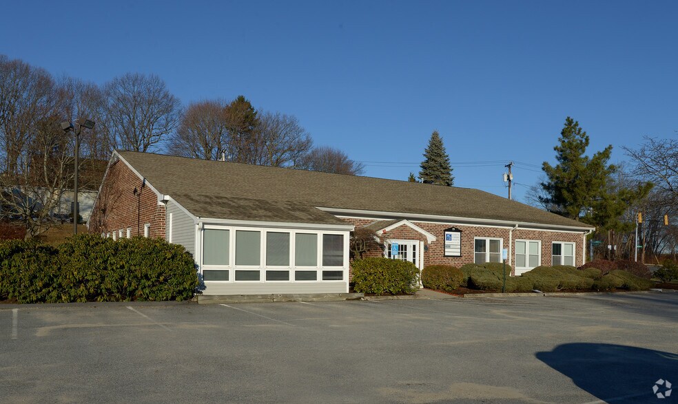 35 Highland Ave, East Providence, RI à vendre - Photo principale - Image 1 de 4