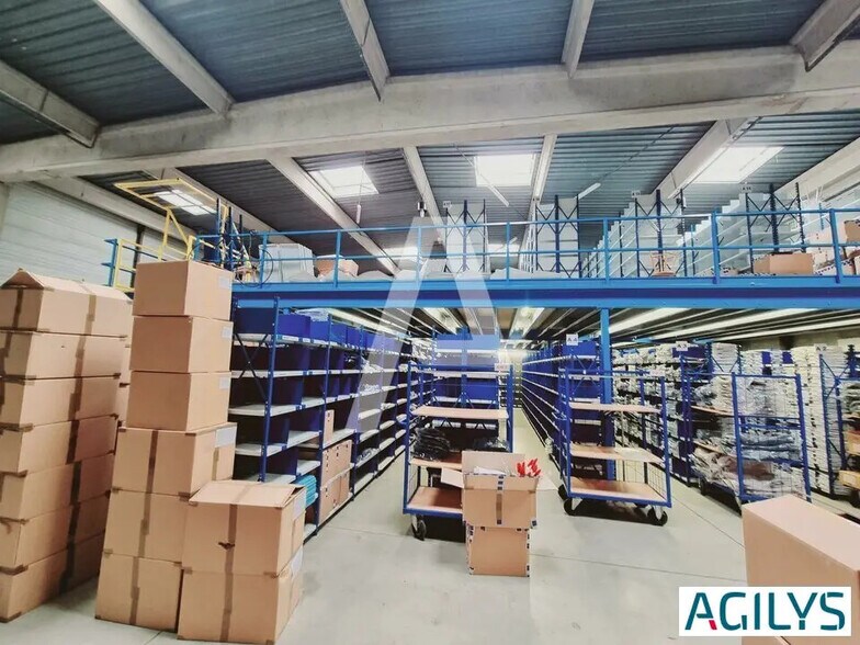 Industrial in Palaiseau for lease - Interior Photo - Image 2 of 13