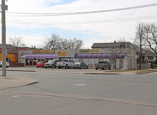 More details for 1384-1386 Main St E, Hamilton, ON - Retail for Lease