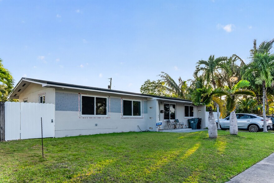 9760 Memorial Rd, Cutler Bay, FL à vendre - Photo du bâtiment - Image 2 de 9