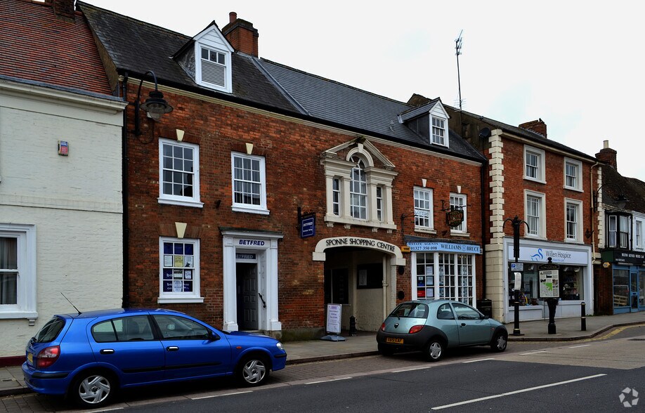 187 Watling St, Towcester à louer - Photo du bâtiment - Image 3 de 5