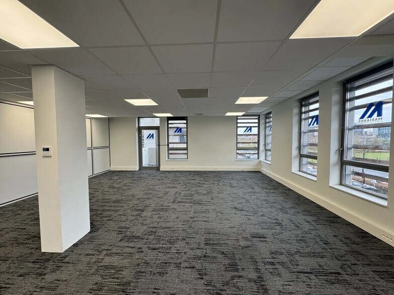 Office in Reims for lease - Interior Photo - Image 1 of 3