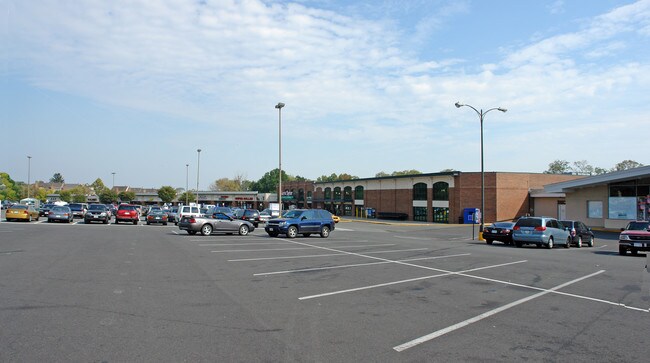 Plus de détails pour 6341-6365 Columbia Pike, Falls Church, VA - Commerce de détail à louer