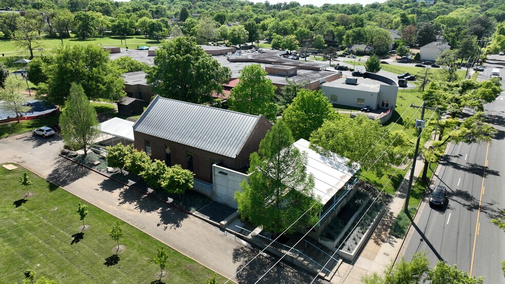 2411 Blakemore Ave, Nashville, TN à vendre - Photo du bâtiment - Image 3 de 9