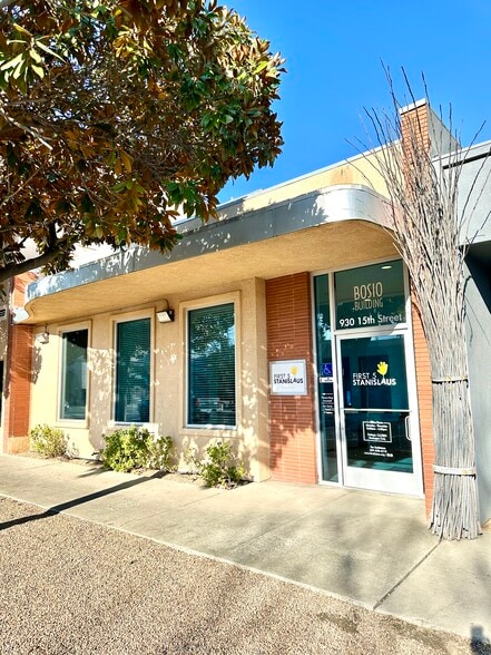 930 15th St, Modesto, CA for sale - Building Photo - Image 2 of 12