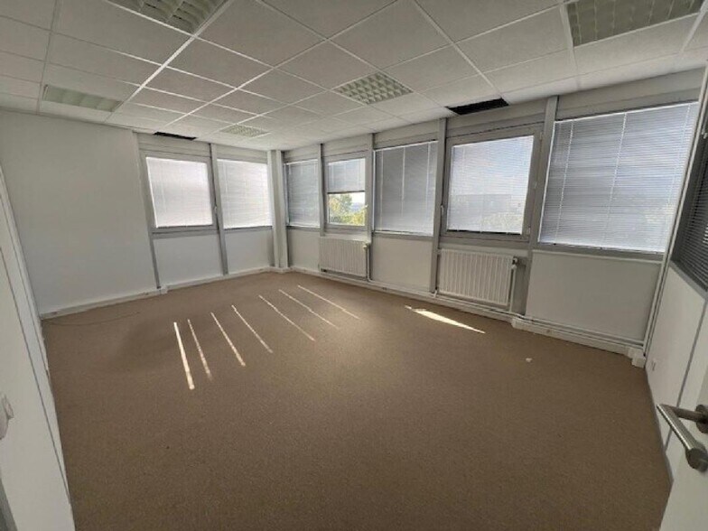 655 Avenue Roland Garros, Buc à vendre - Photo intérieure - Image 3 de 6