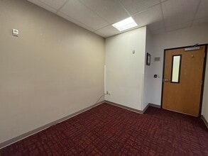 4100 Lake Otis Pky, Anchorage, AK for lease Interior Photo- Image 2 of 49