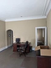 824 Madison Ave, New York, NY à vendre Photo intérieure- Image 1 de 1