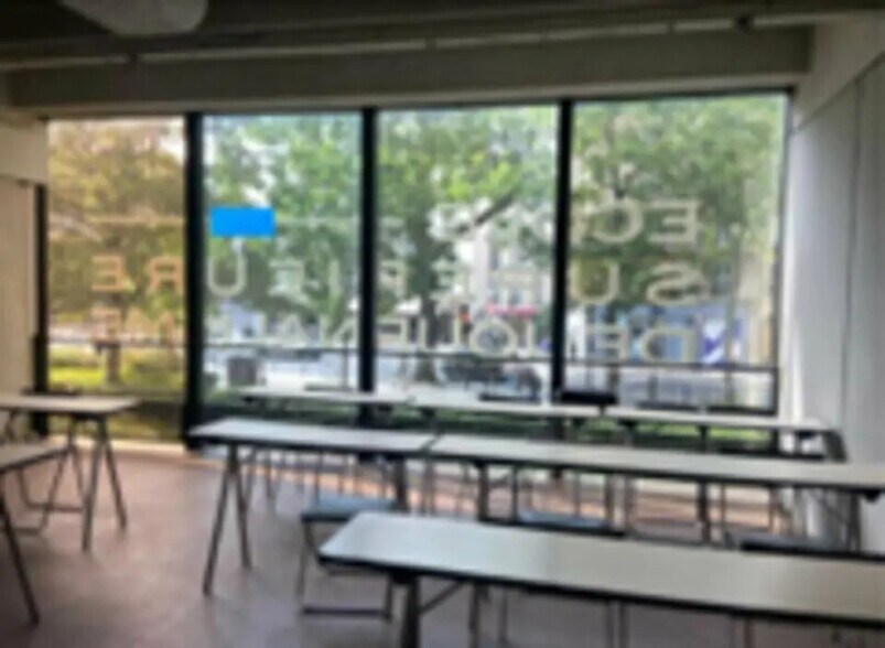 Office in Paris for sale - Interior Photo - Image 1 of 3