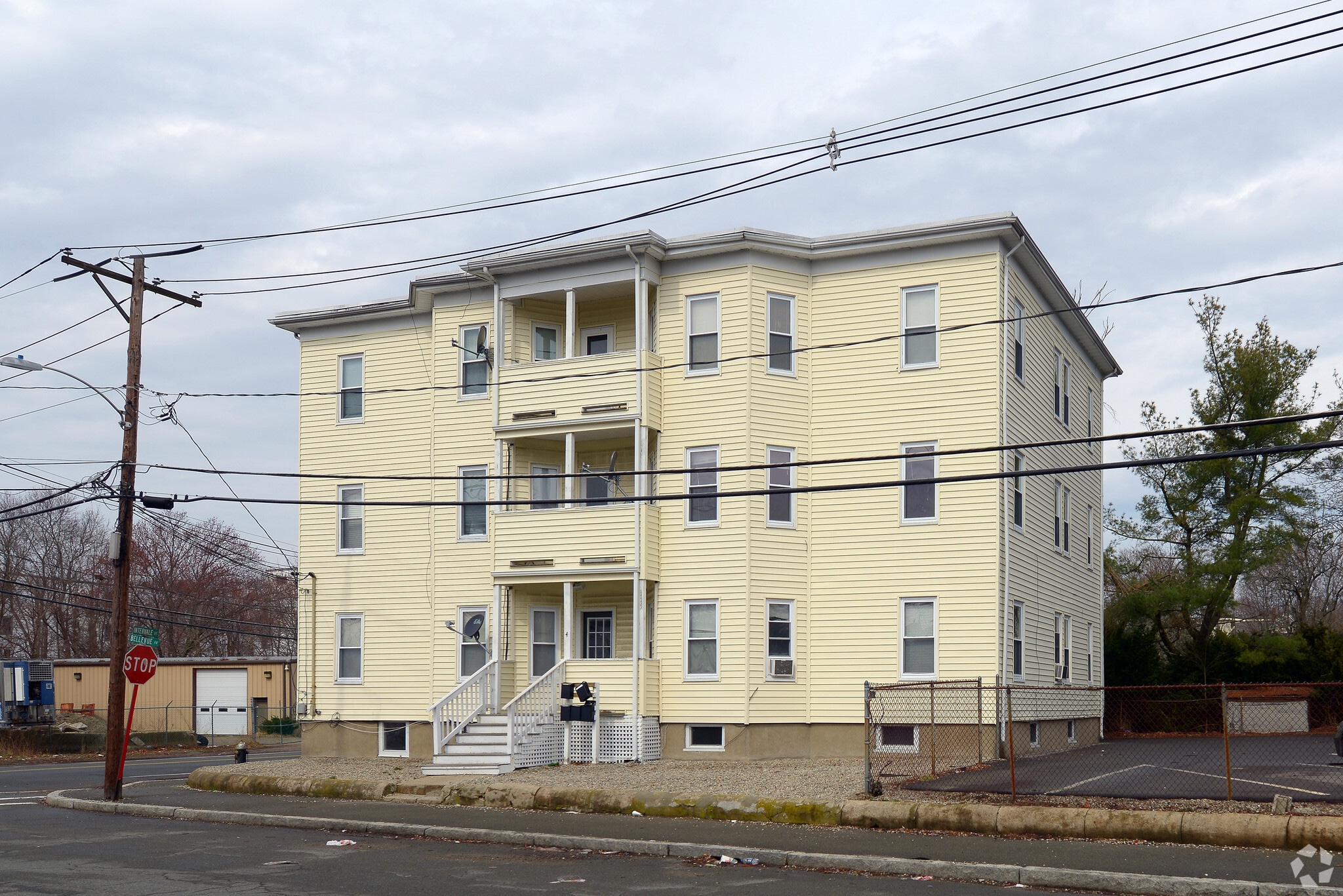4 Bellevue Ave, Brockton, MA à vendre Photo principale- Image 1 de 6