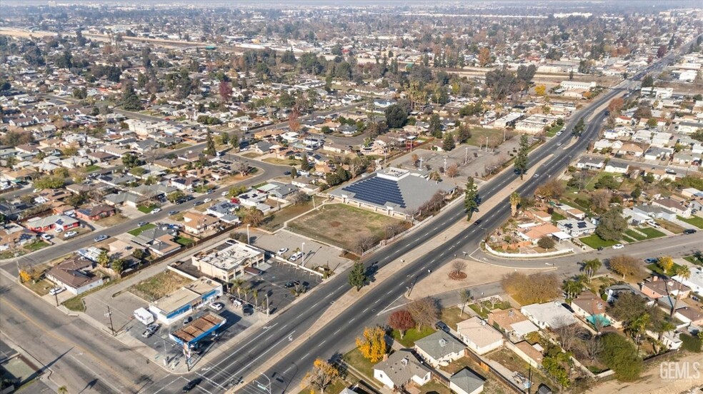 425 S H St, Bakersfield, CA for sale - Building Photo - Image 3 of 37