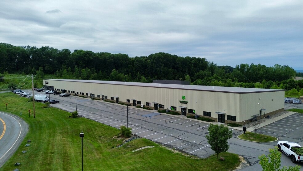 3 Liebich Ln, Clifton Park, NY for lease - Building Photo - Image 3 of 6