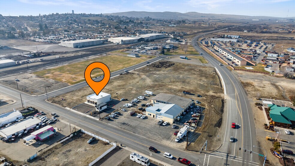 209 1st, Sunnyside, WA à louer - Aérien - Image 3 de 14