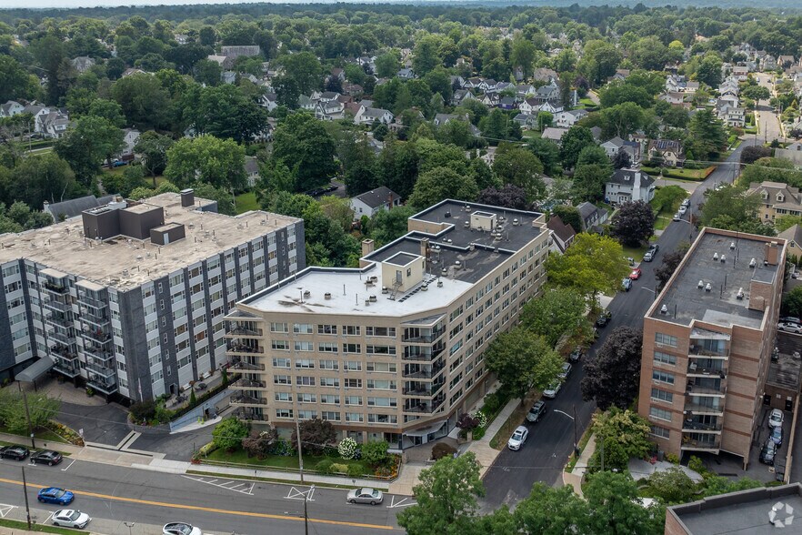 12 Old Mamaroneck Rd, White Plains, NY à louer - Aérien - Image 2 de 4
